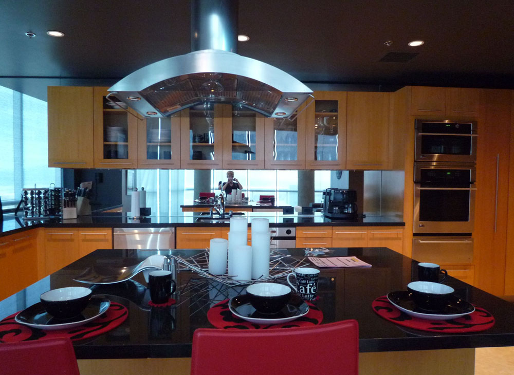 2000 | 00000004323 | penthouses - lofts,   dining room, kitchen,    