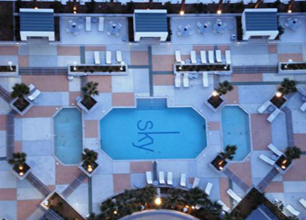 2000 | 00000004366 | penthouses - lofts,      recreation, pool, 