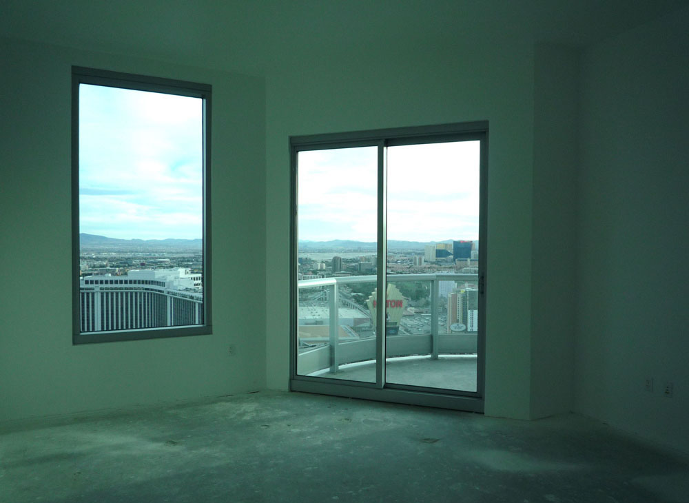 2003 | 00000004465 | penthouses - lofts,   bedroom,  balcony, view,   