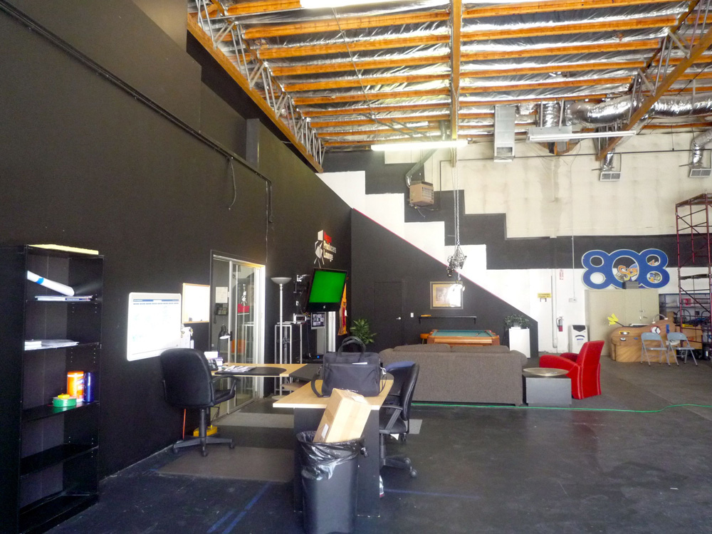 2301a | 00000004994 |  studio - warehouse,    staircase,    office,  