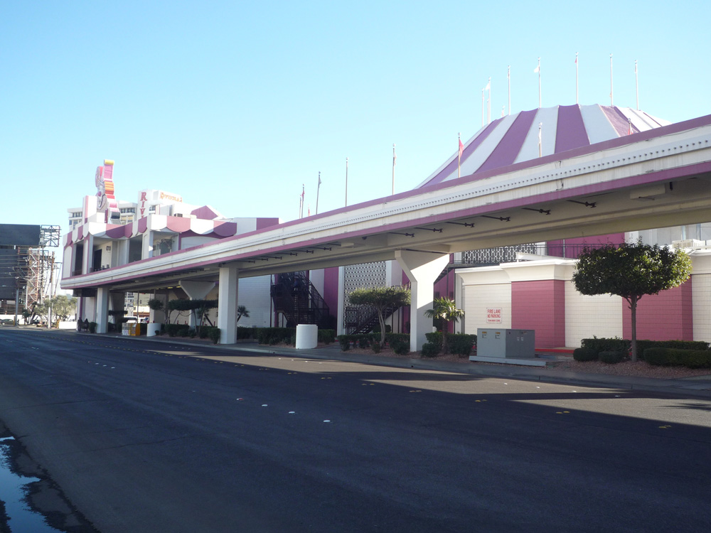 Circus Circus | 00000005985 | hotels - motels,    building, casino, 