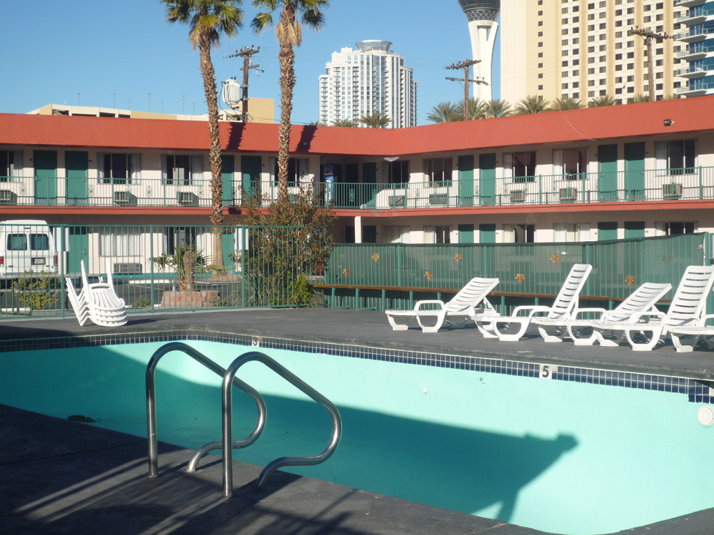 Travel Lodge | 00000006055 | hotels - motels,    building, pool, 