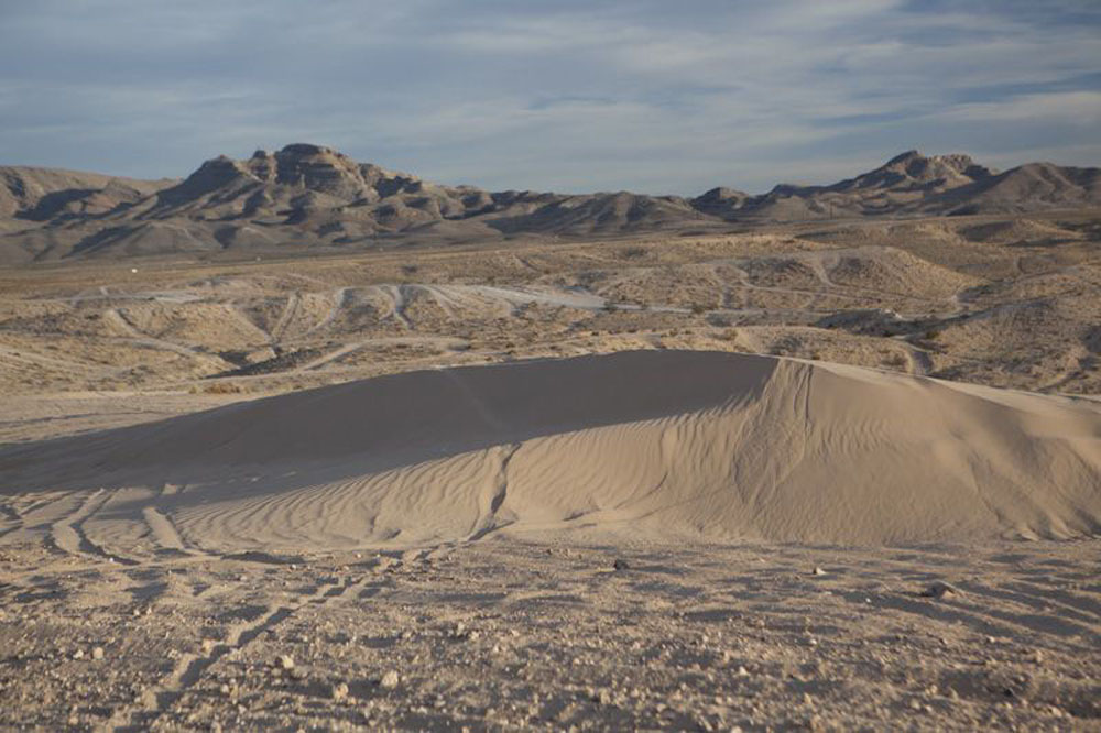 1713 | 00000006728 | desert,   sand, rocks, mountain,  