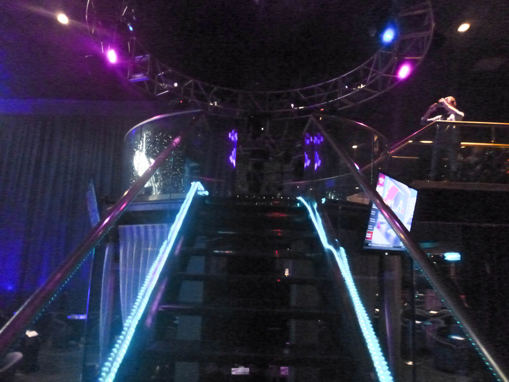 Sapphire | 00000010686 | clubs - lounges, staircase, neon,
